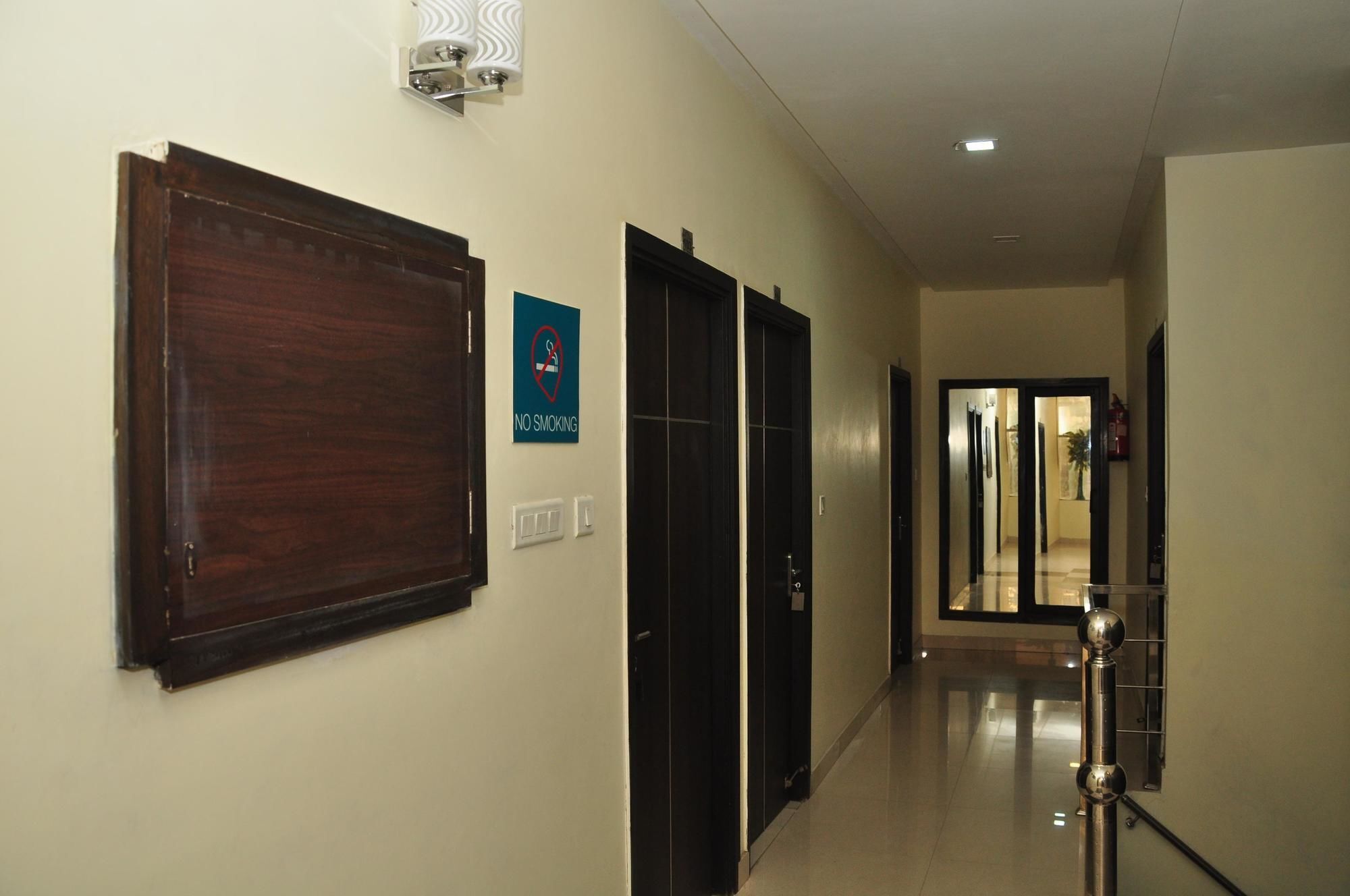 Oyo Rooms City Centre Guru Nanak Bhawan Amritsar Exterior foto